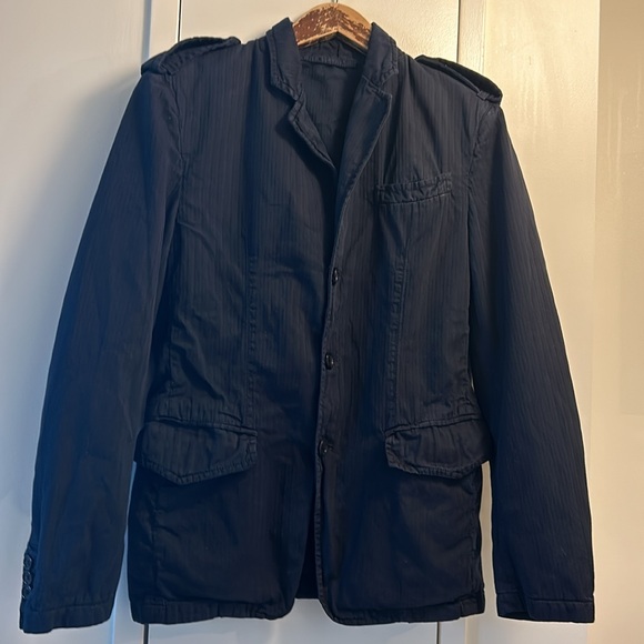 Prada - Picture 1 of 15